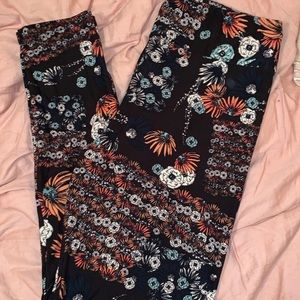 Tc floral LuLaRoe leggings
